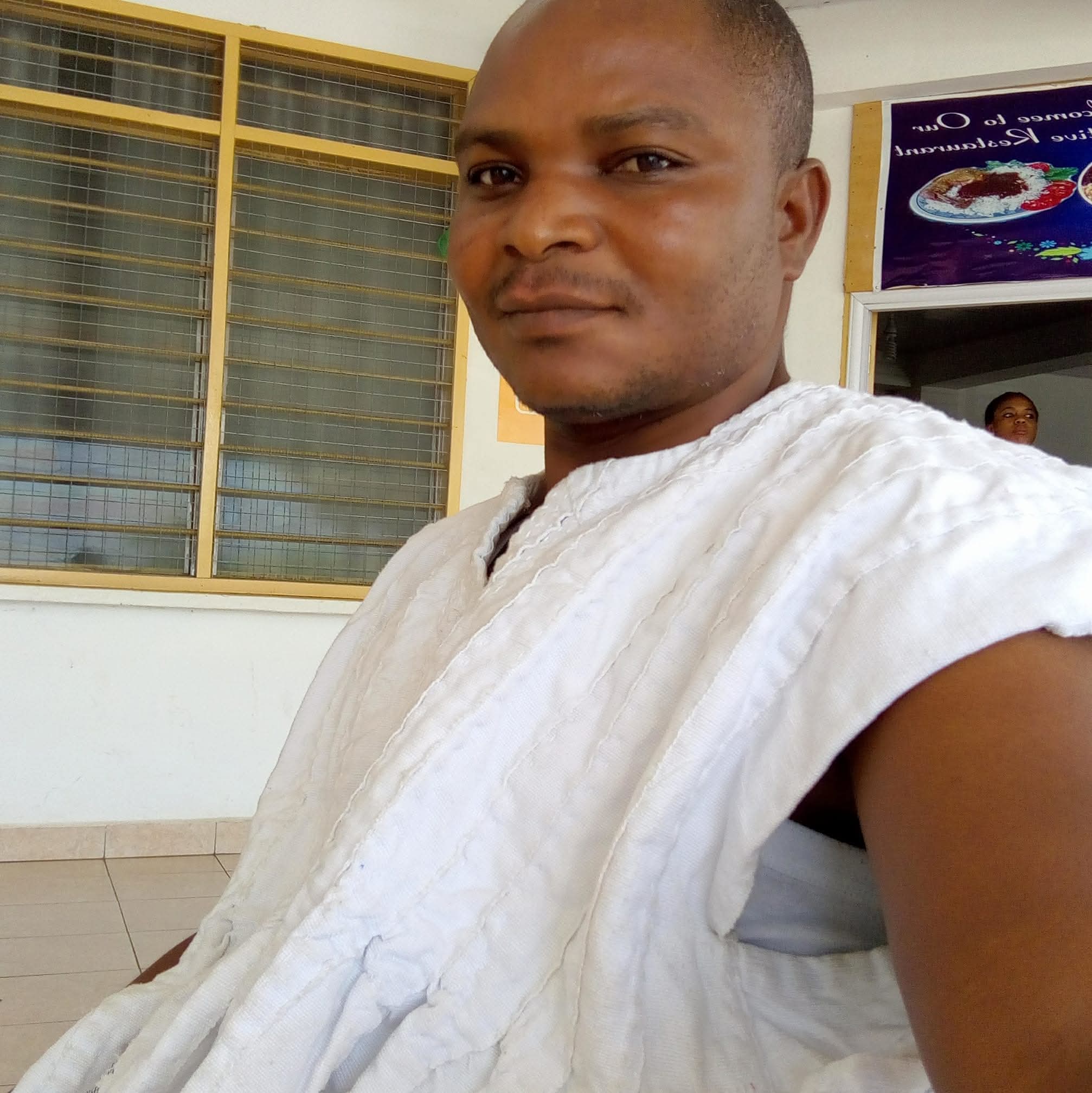 Hon. Saanaa Rewards First Students to Report to School — A Step Towards Promoting Discipline and Early Attendance.  By The Trial News Desk